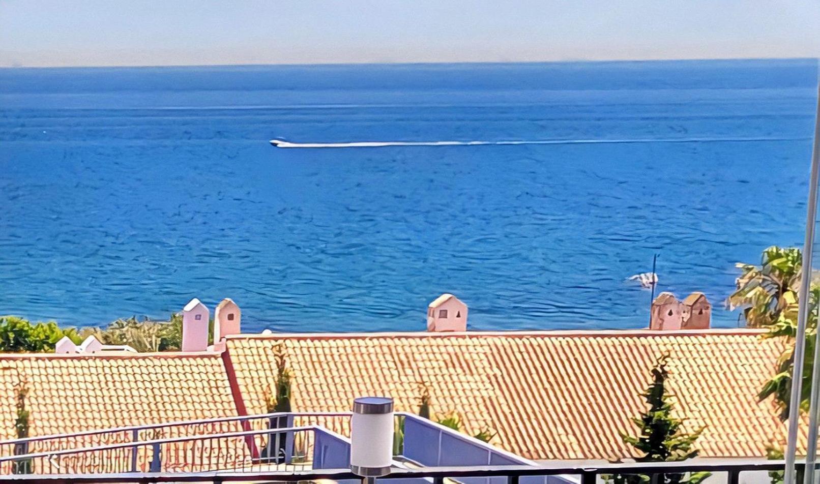 Manilva Playa Apartment Exterior photo